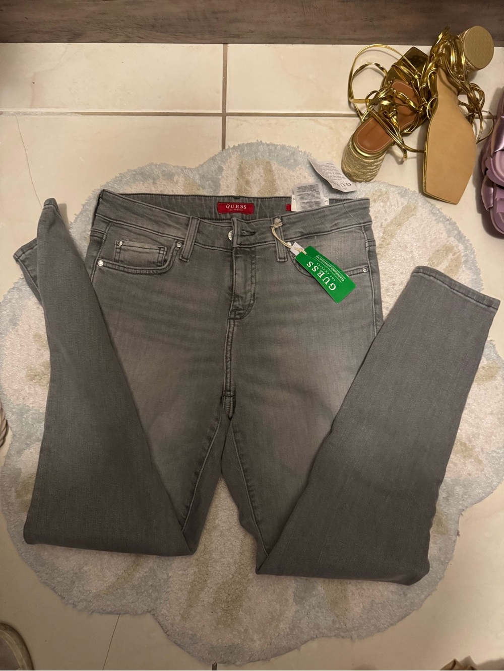 GUESS Women’s Gray Skinny Jeans
